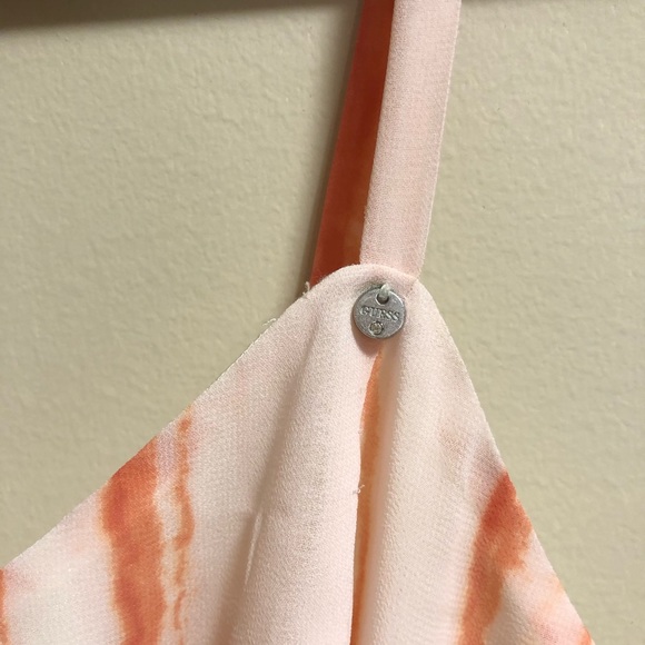 Guess Peplum Top - Picture 3 of 6